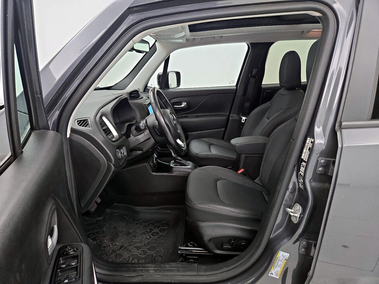 2023 Jeep Renegade Limited - Photo 12