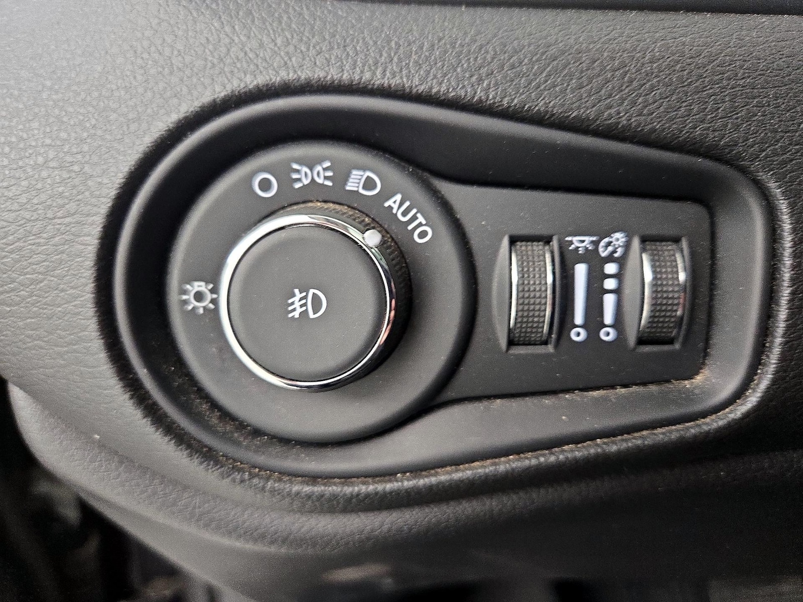 2023 Jeep Renegade Limited - Photo 14