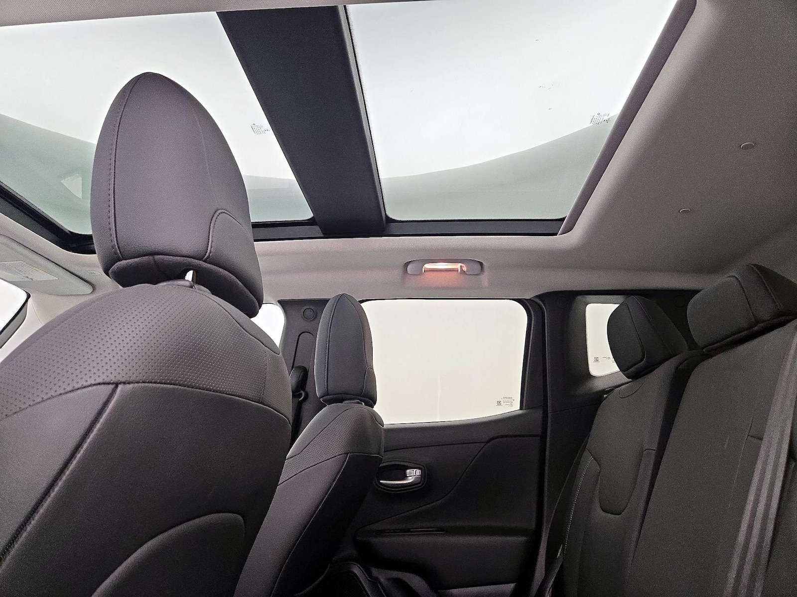 2023 Jeep Renegade Limited - Photo 25