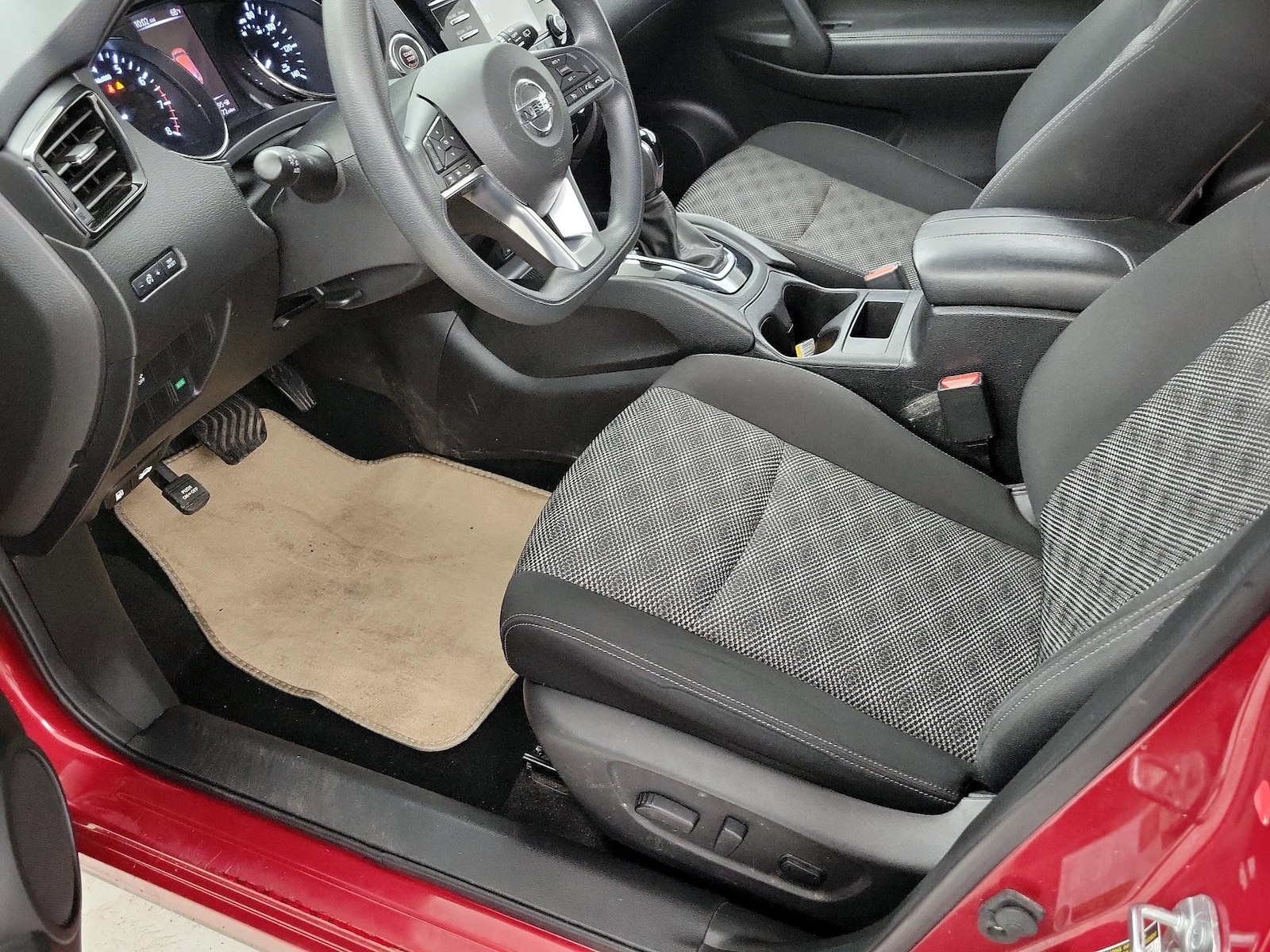 Power Seat(s) & Side Airbags