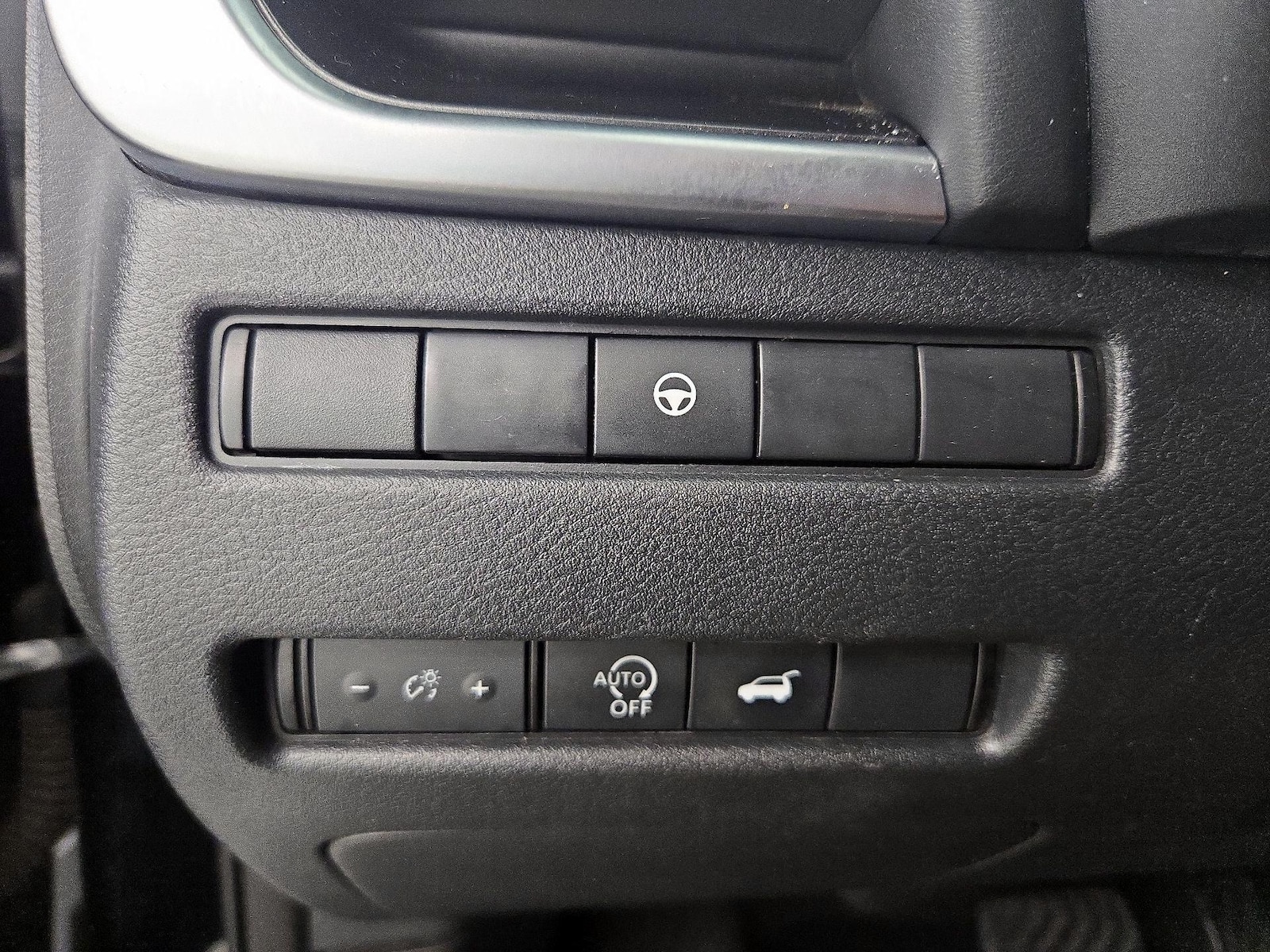 2025 Nissan Rogue SV - Photo 14
