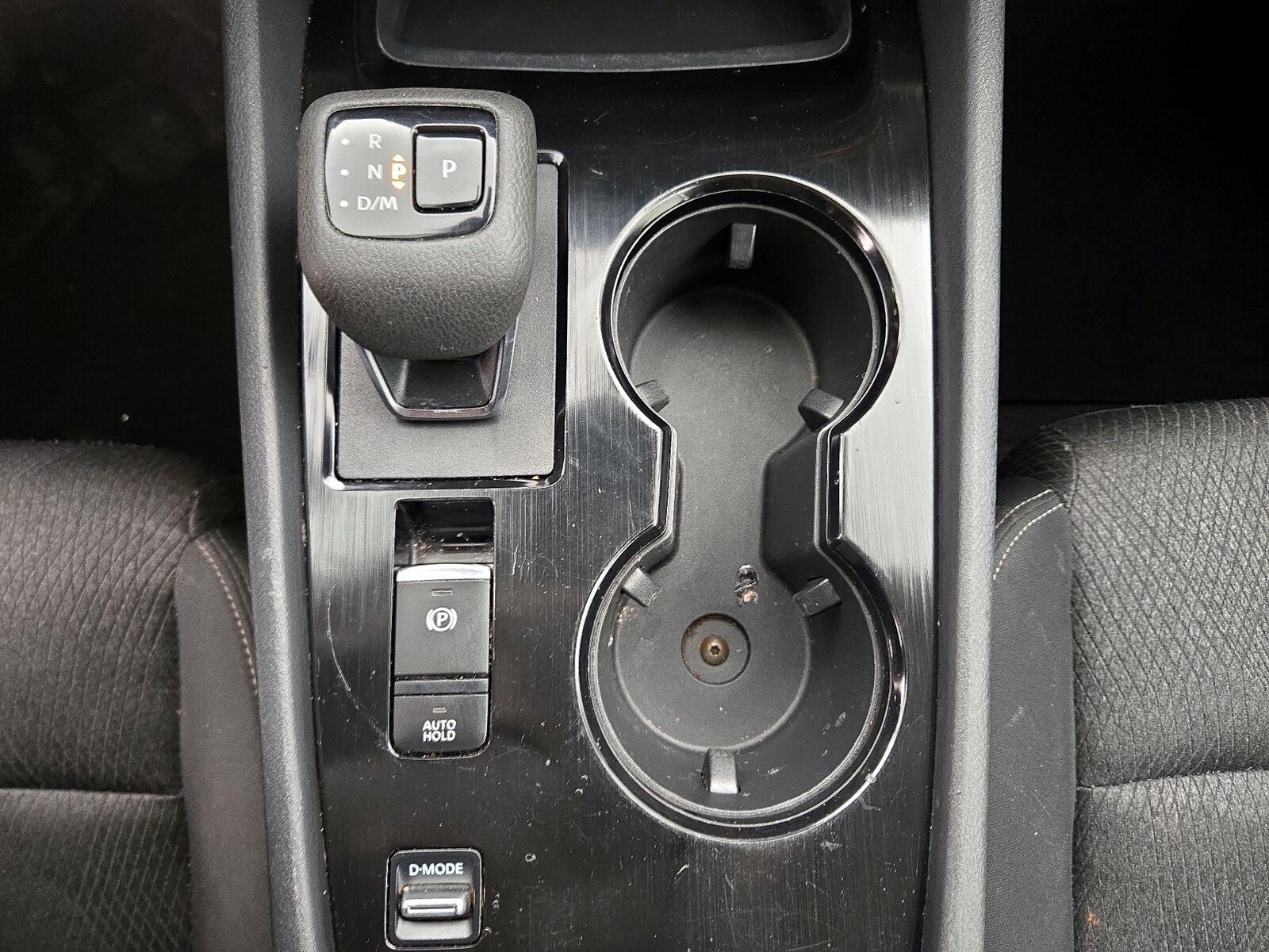 2025 Nissan Rogue SV - Photo 18