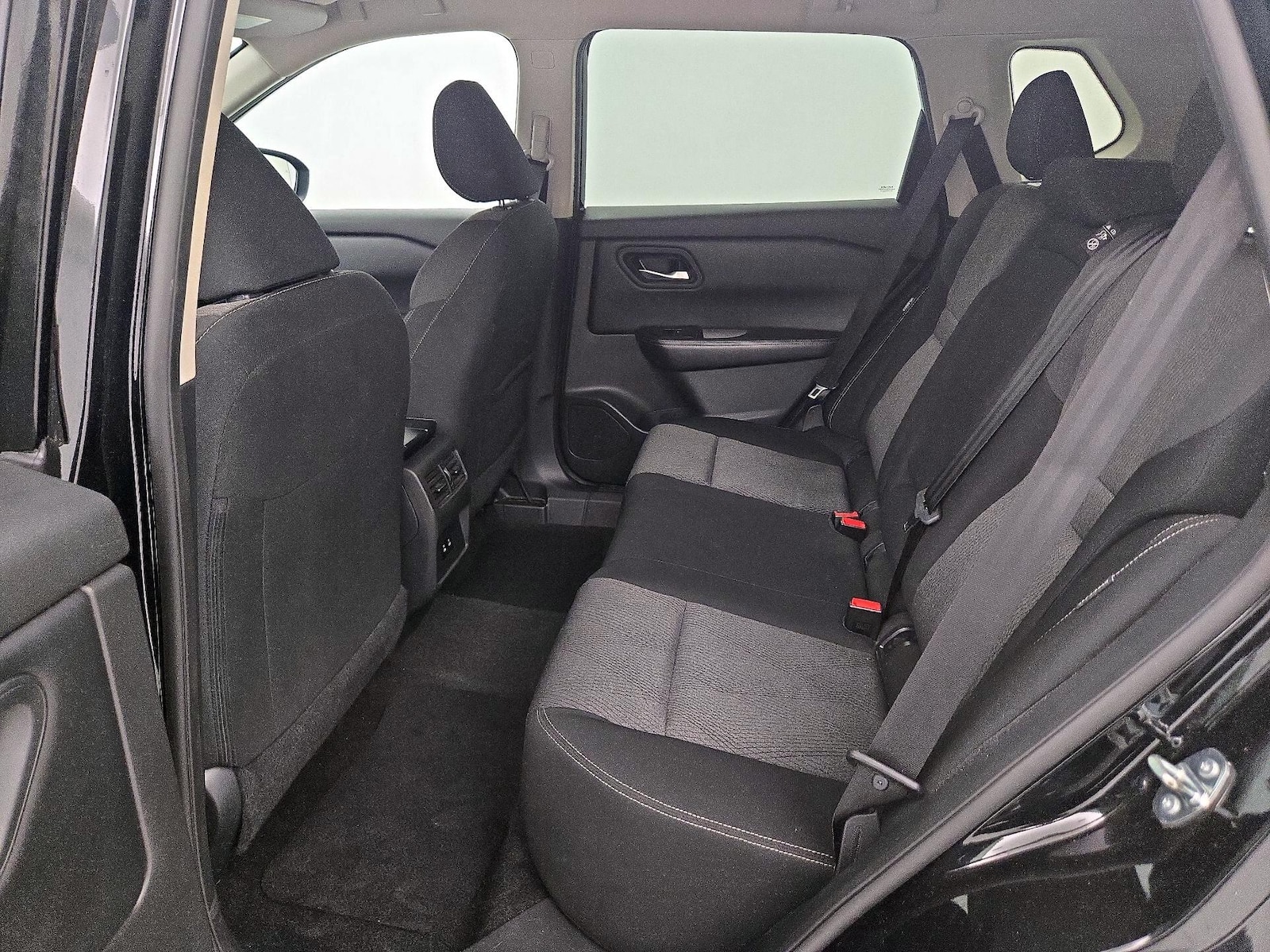 2025 Nissan Rogue SV - Photo 20