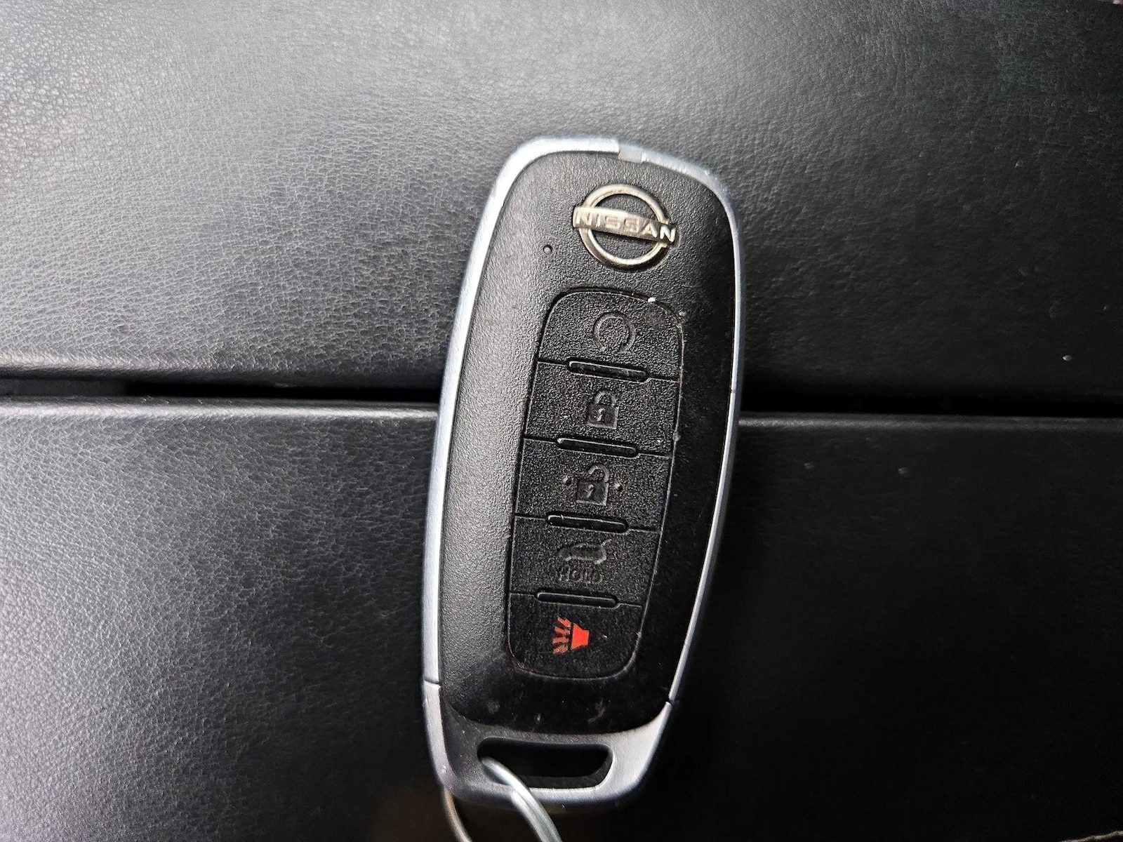 2025 Nissan Rogue SV - Photo 24