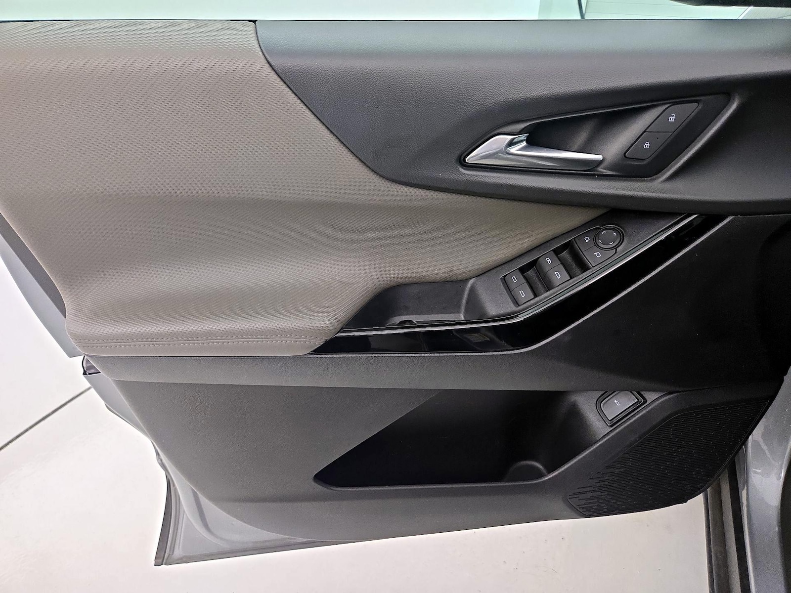 2025 Chevrolet Equinox LT - Photo 13