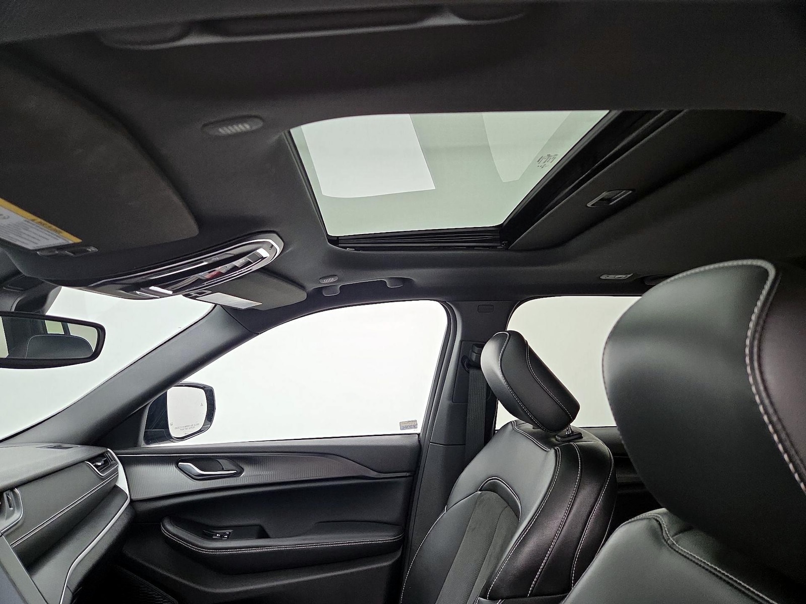 Sunroof(s) & Overhead Airbags