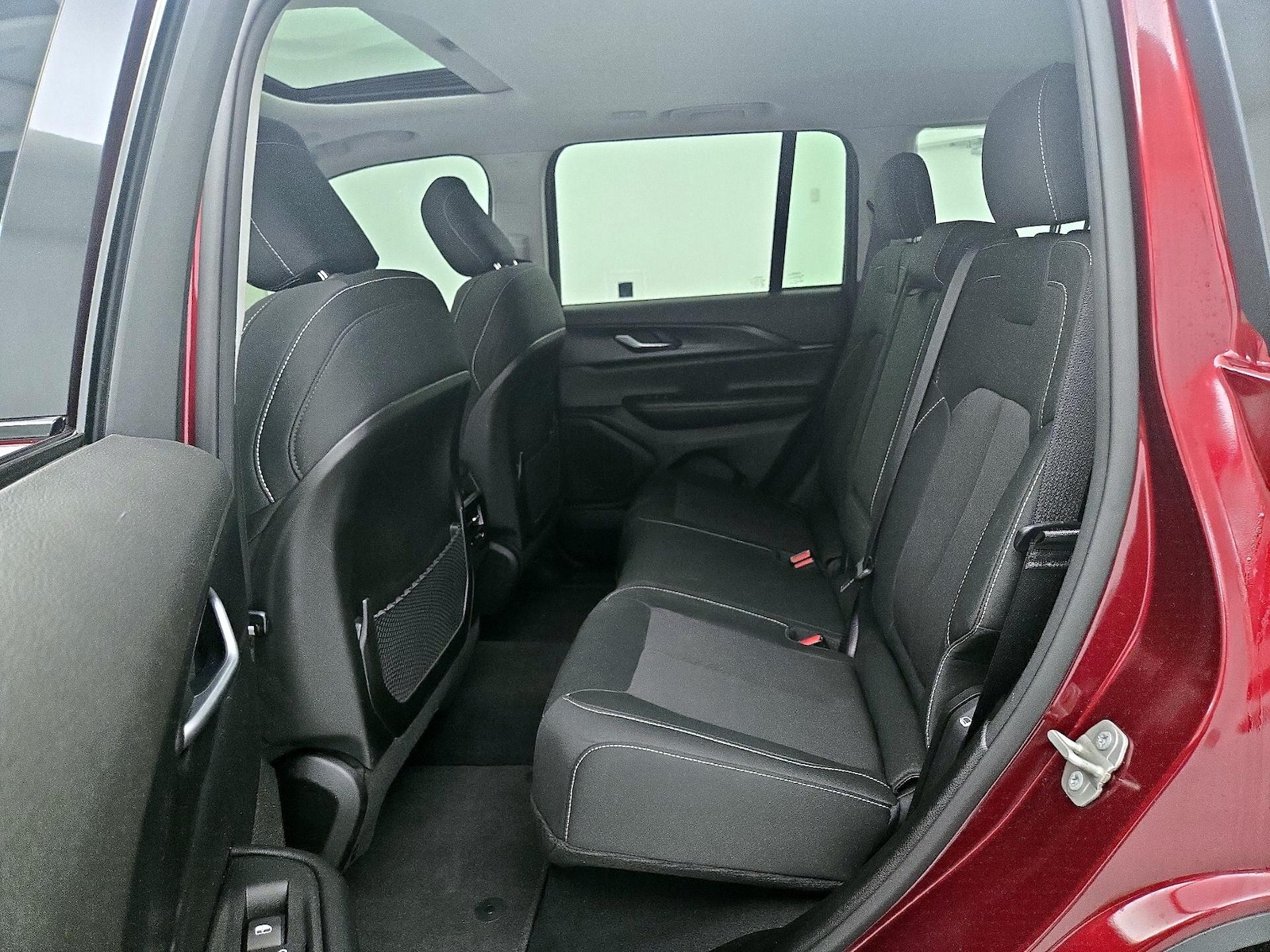 2023 Jeep Grand Cherokee Laredo - Photo 21