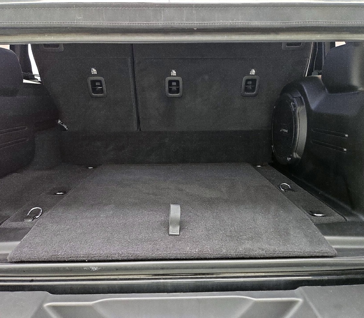 Trunk/Cargo (Seats Up)