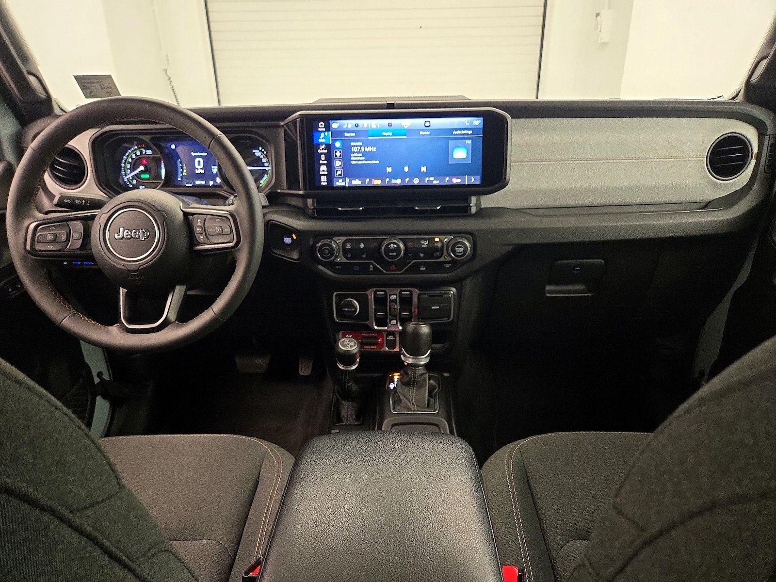 Apple CarPlay® & Android Auto™