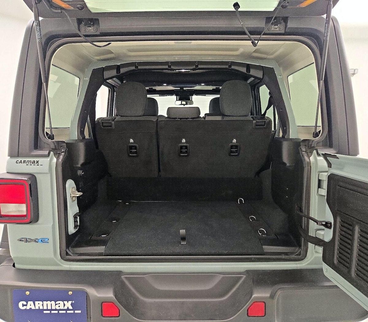 Trunk/Cargo (Seats Up)