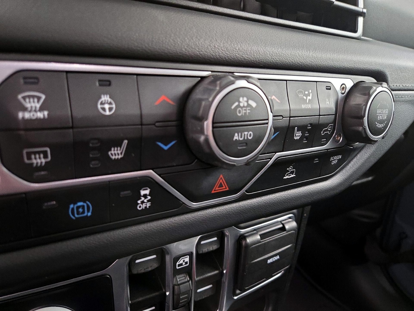 2024 Jeep Wrangler 4xe Sahara 4XE - Photo 17