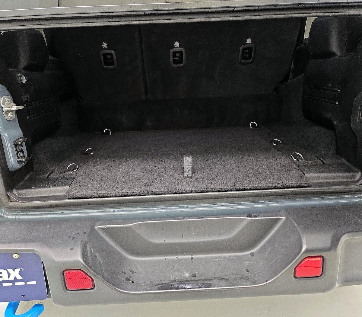 Trunk/Cargo (Seats Up)