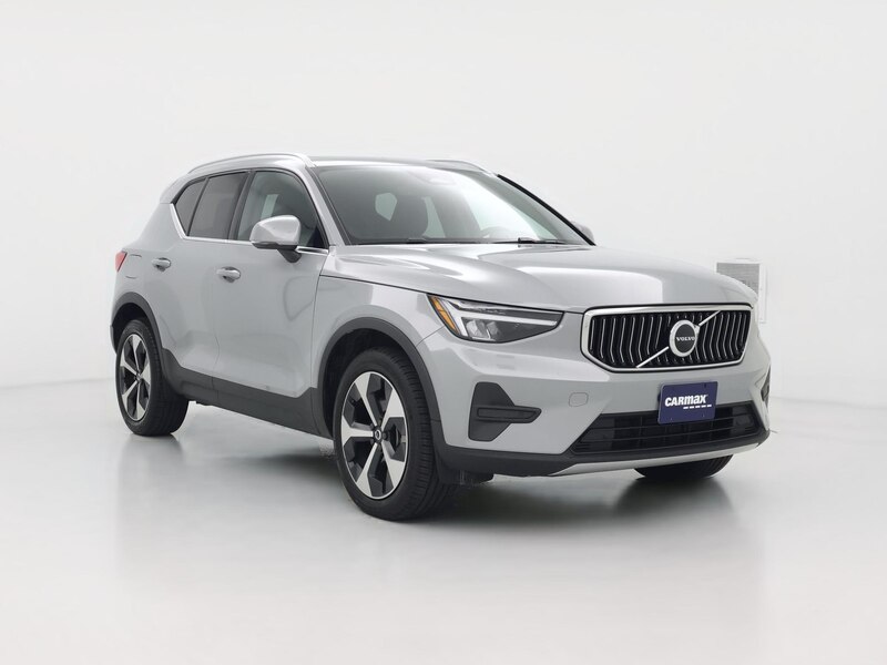 2025 Volvo XC40 B5 Core Bright Theme