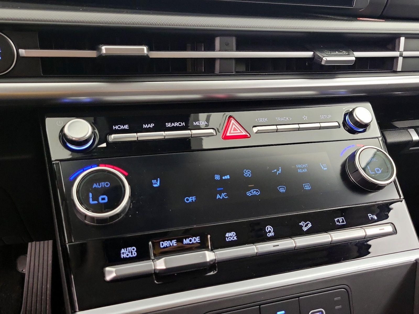 2026 Hyundai Santa Fe SEL - Photo 17
