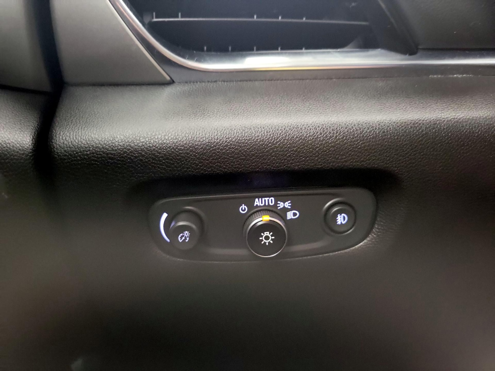 2021 Chevrolet Traverse RS - Photo 14