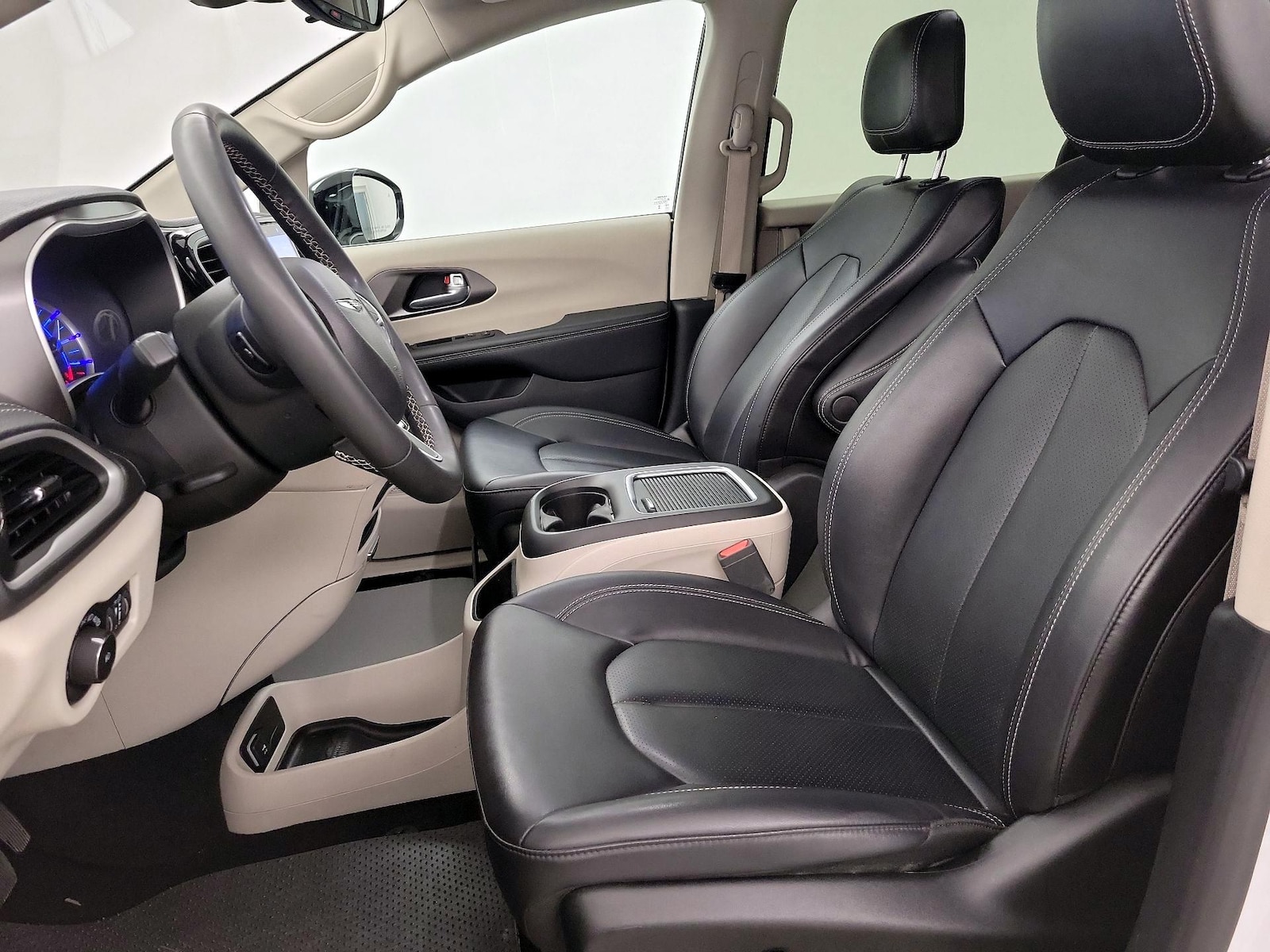 2024 Chrysler Pacifica PHEV Select - Photo 12