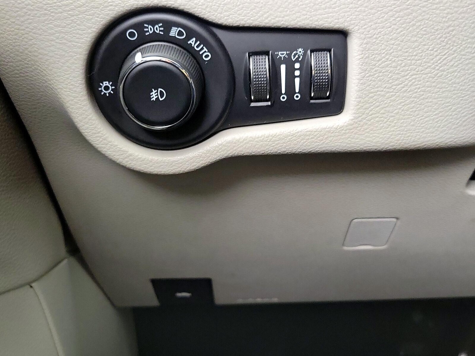 2024 Chrysler Pacifica PHEV Select - Photo 14