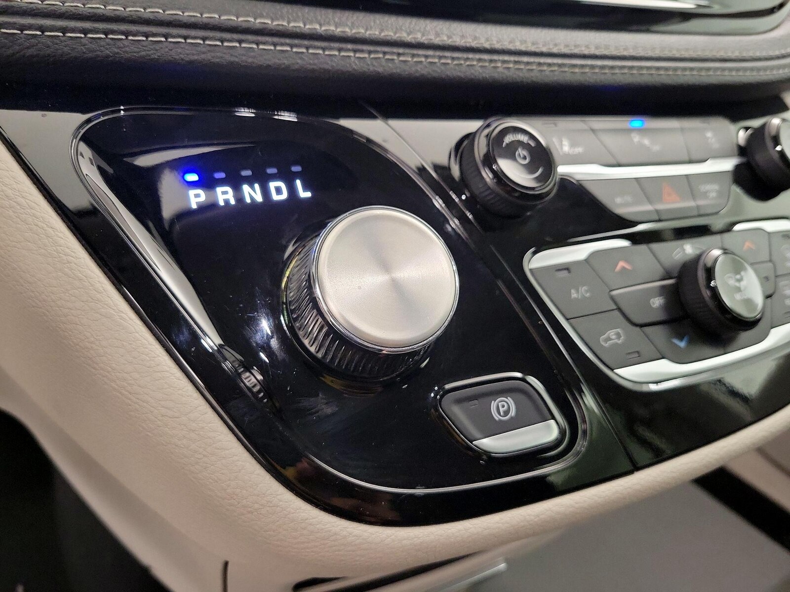 2024 Chrysler Pacifica PHEV Select - Photo 19
