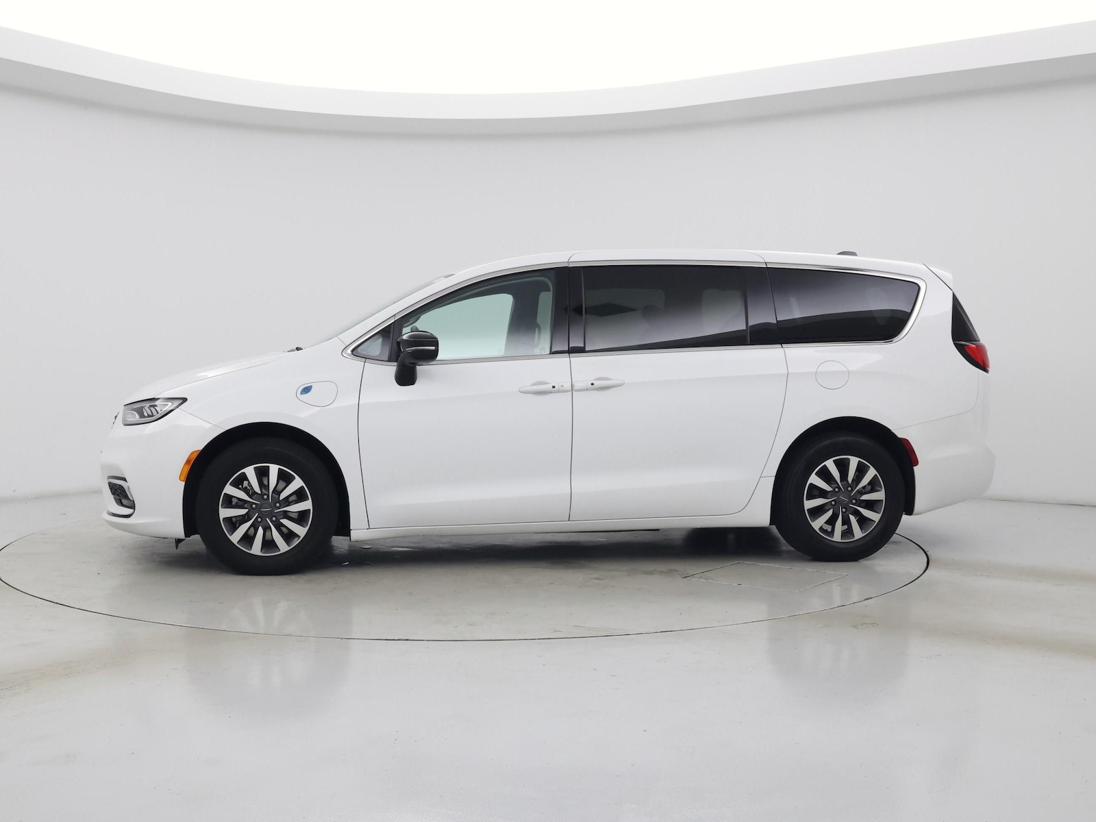 2024 Chrysler Pacifica PHEV Select - Photo 4