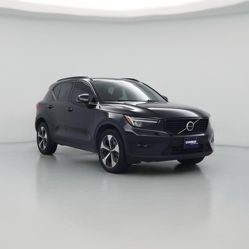 2023 Volvo XC40 B4 Ultimate Dark Theme