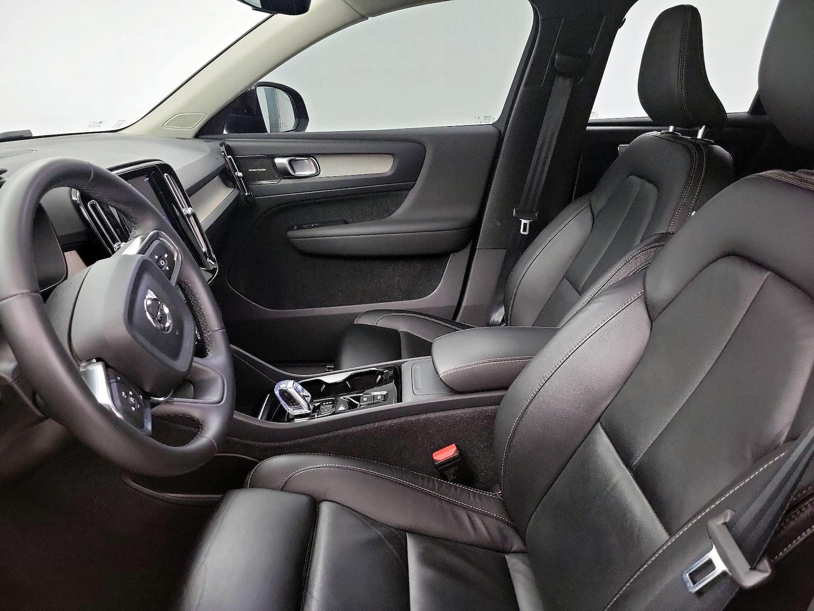2023 Volvo XC40 Ultimate - Photo 12