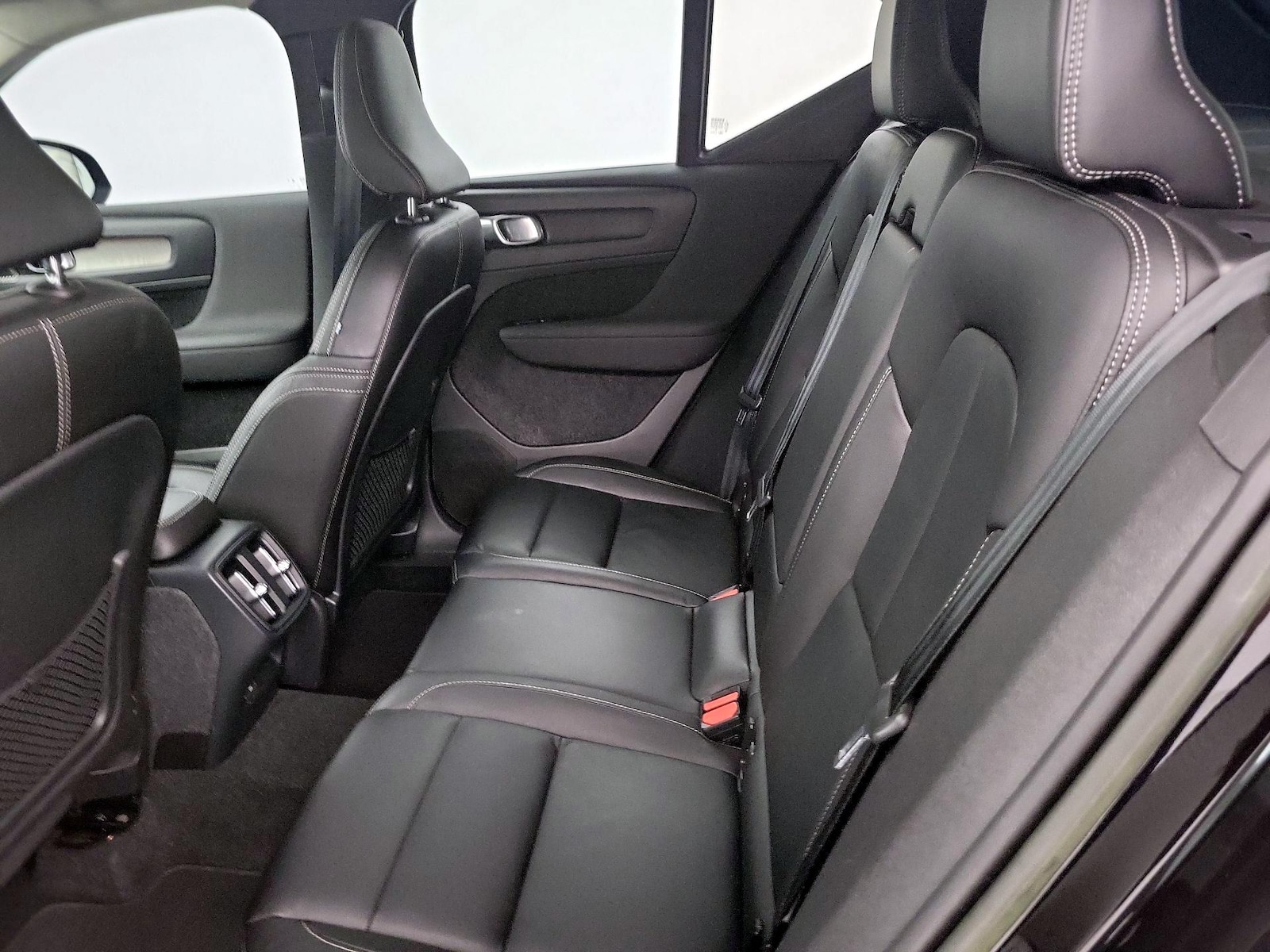2023 Volvo XC40 Ultimate - Photo 21