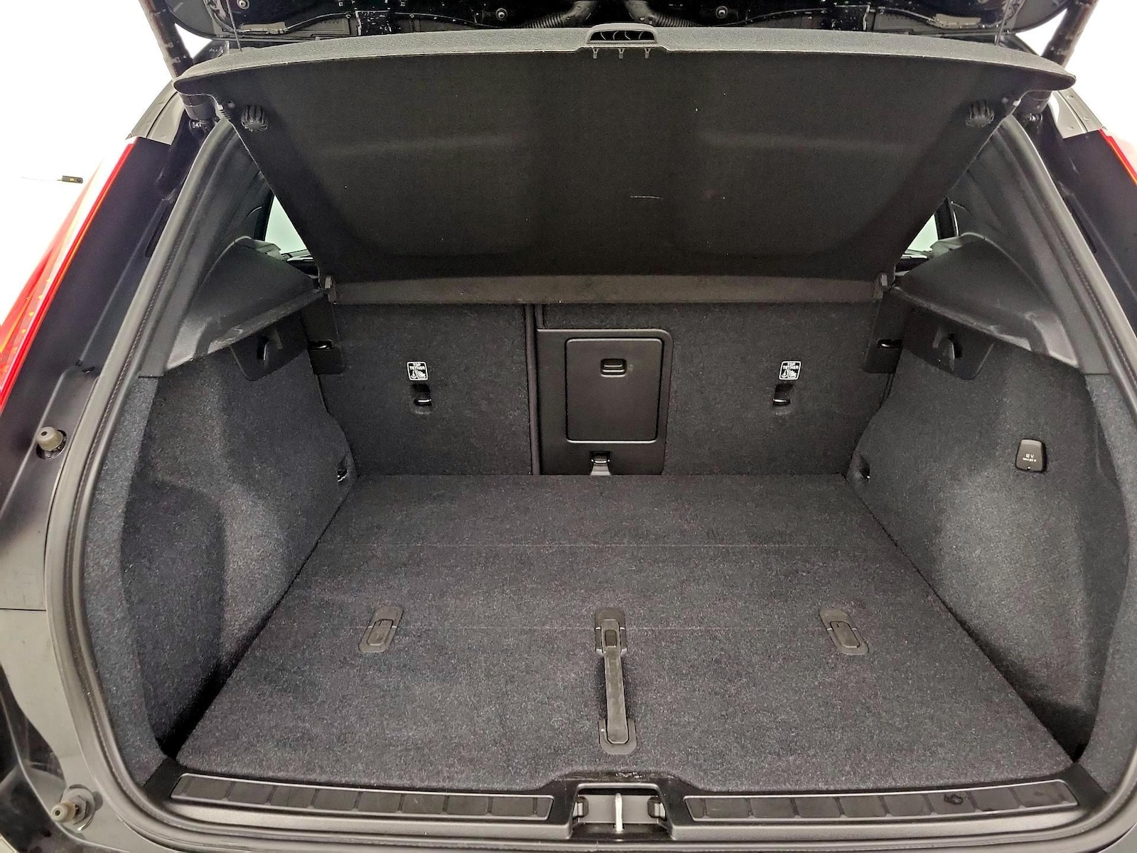 2023 Volvo XC40 Ultimate - Photo 22