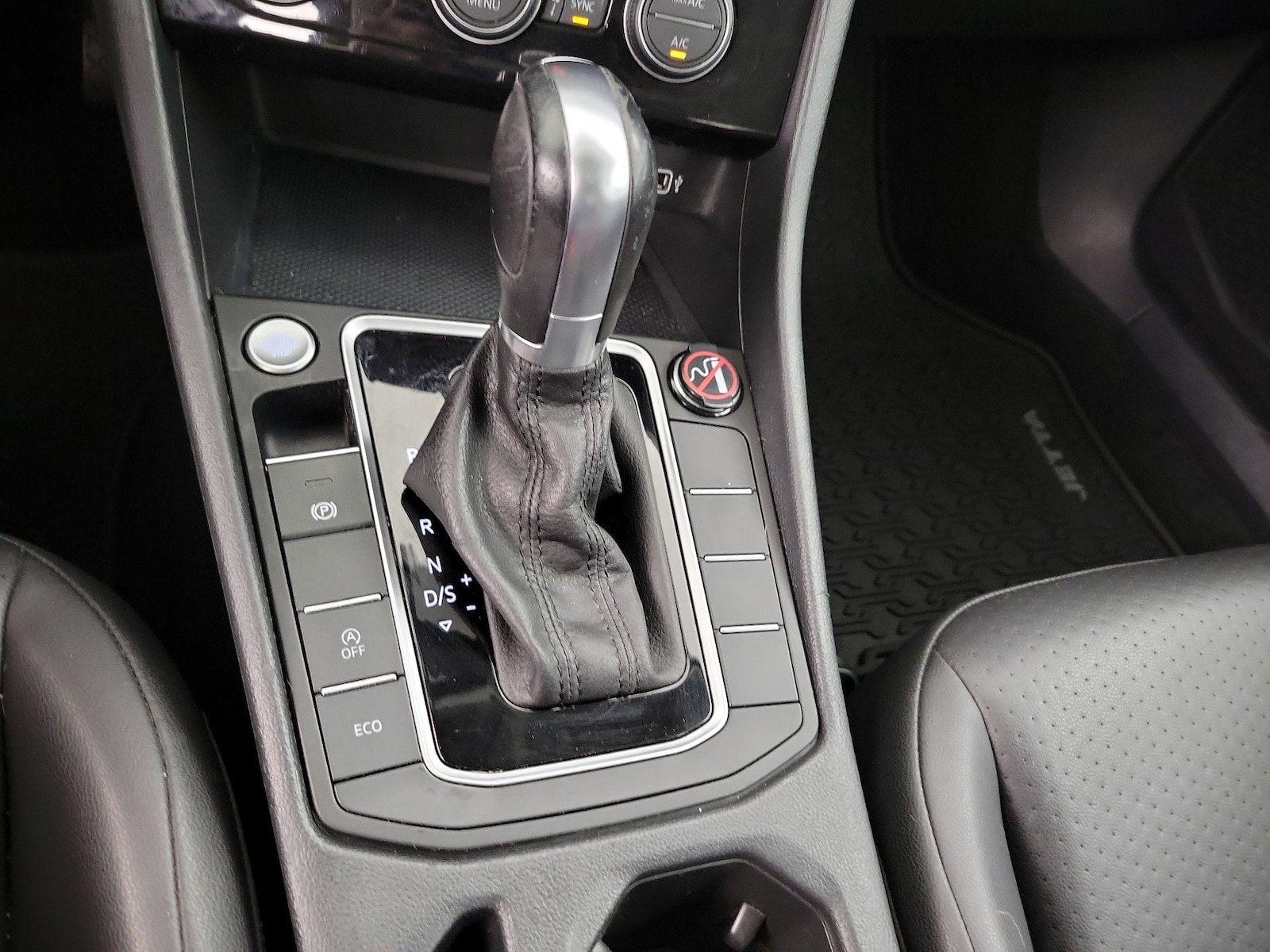 2019 Volkswagen Jetta SE - Photo 18