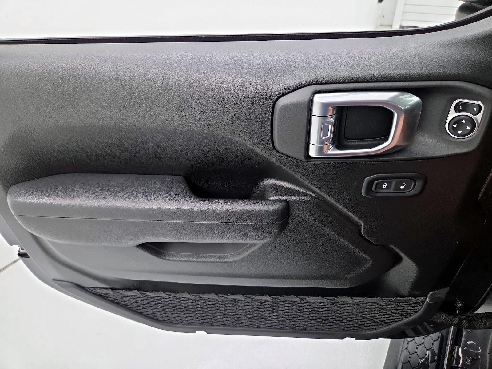 2024 Jeep Wrangler 4-Door Sport S - Photo 13