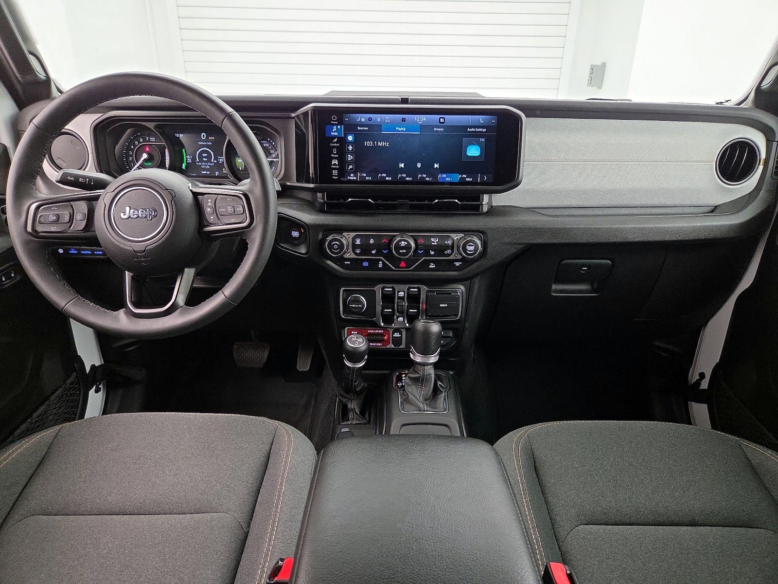 Apple CarPlay® & Android Auto™