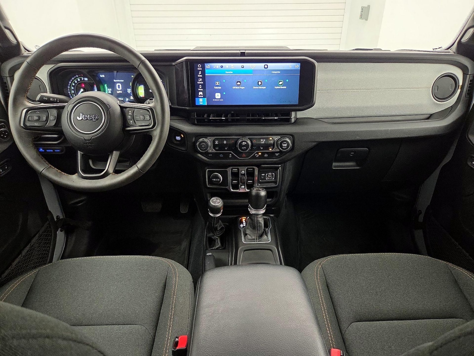 Apple CarPlay® & Android Auto™