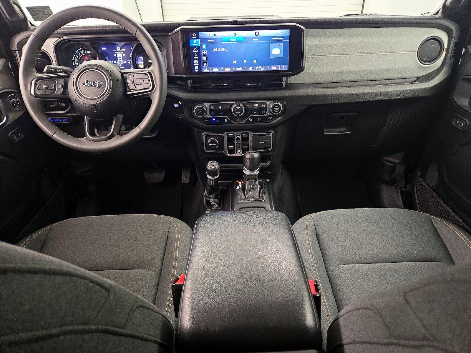 Apple CarPlay® & Android Auto™