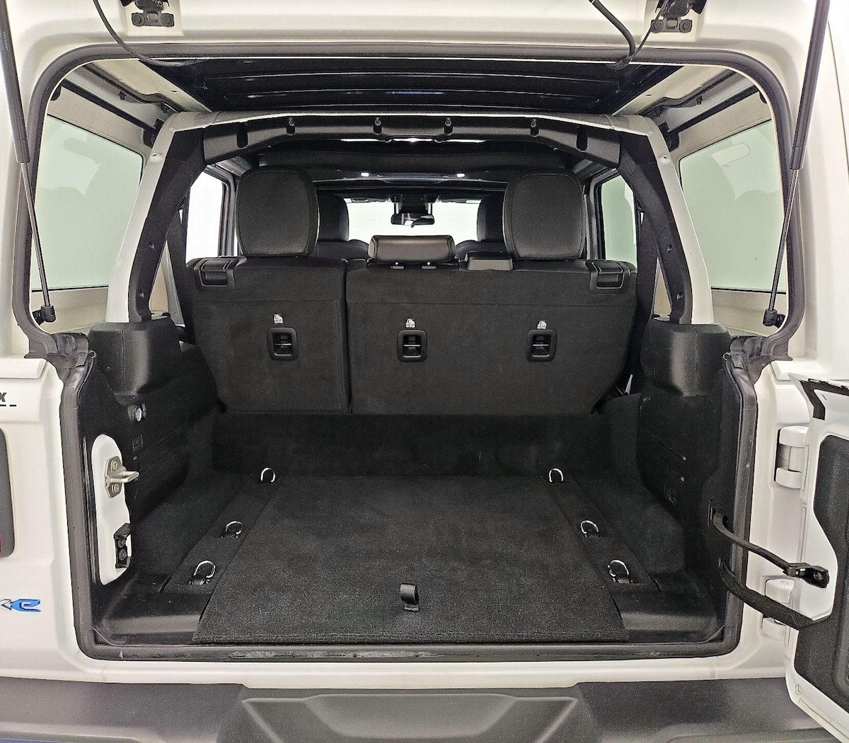 Trunk/Cargo (Seats Up)