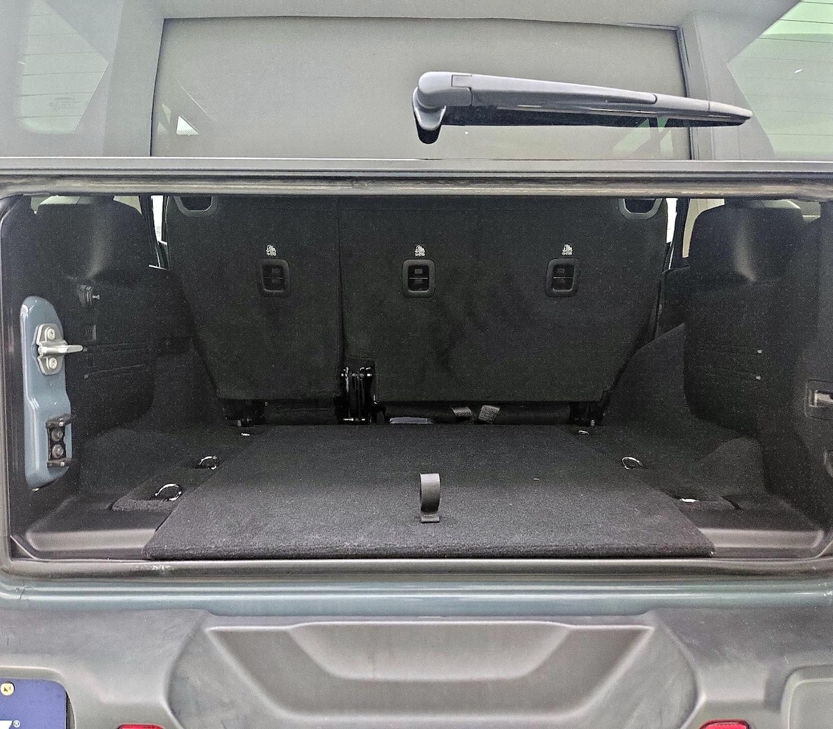Trunk/Cargo (Seats Up)