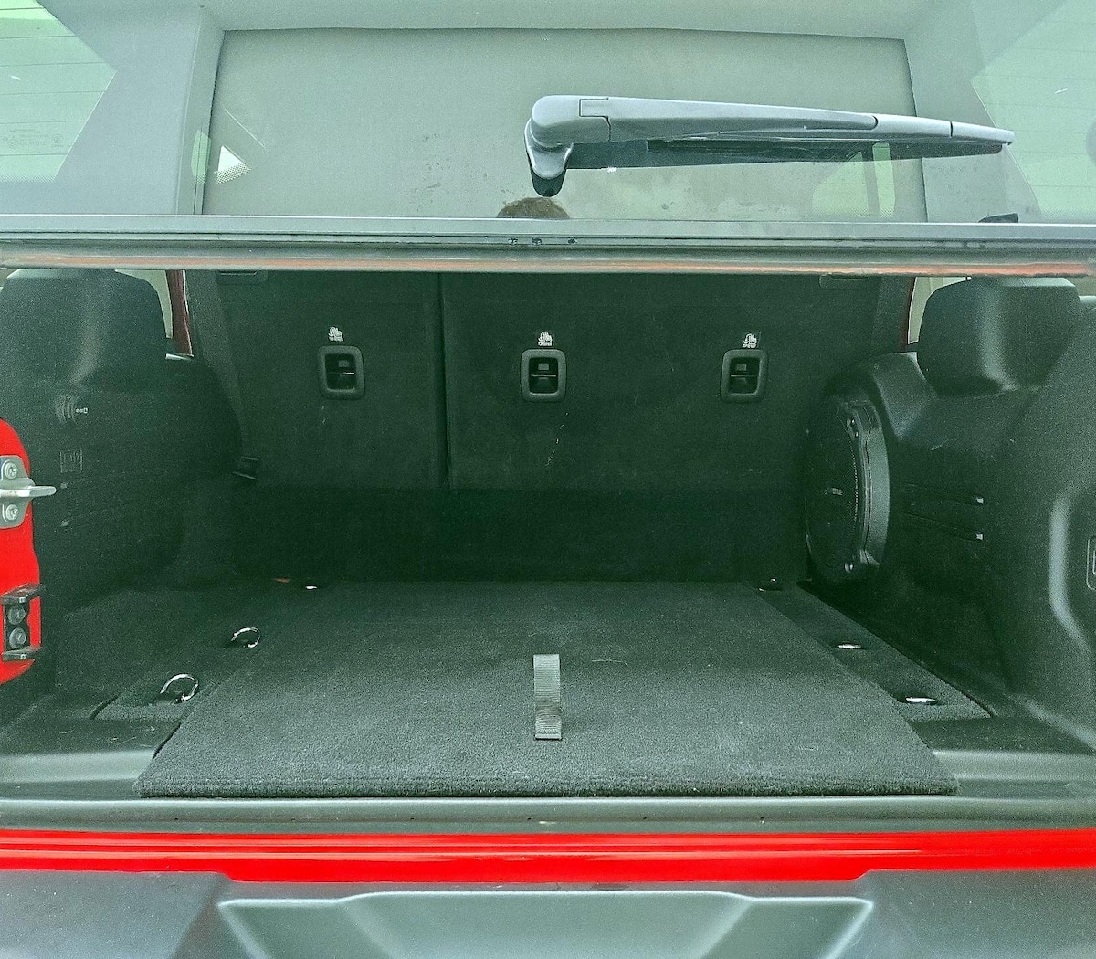 Trunk/Cargo (Seats Up)