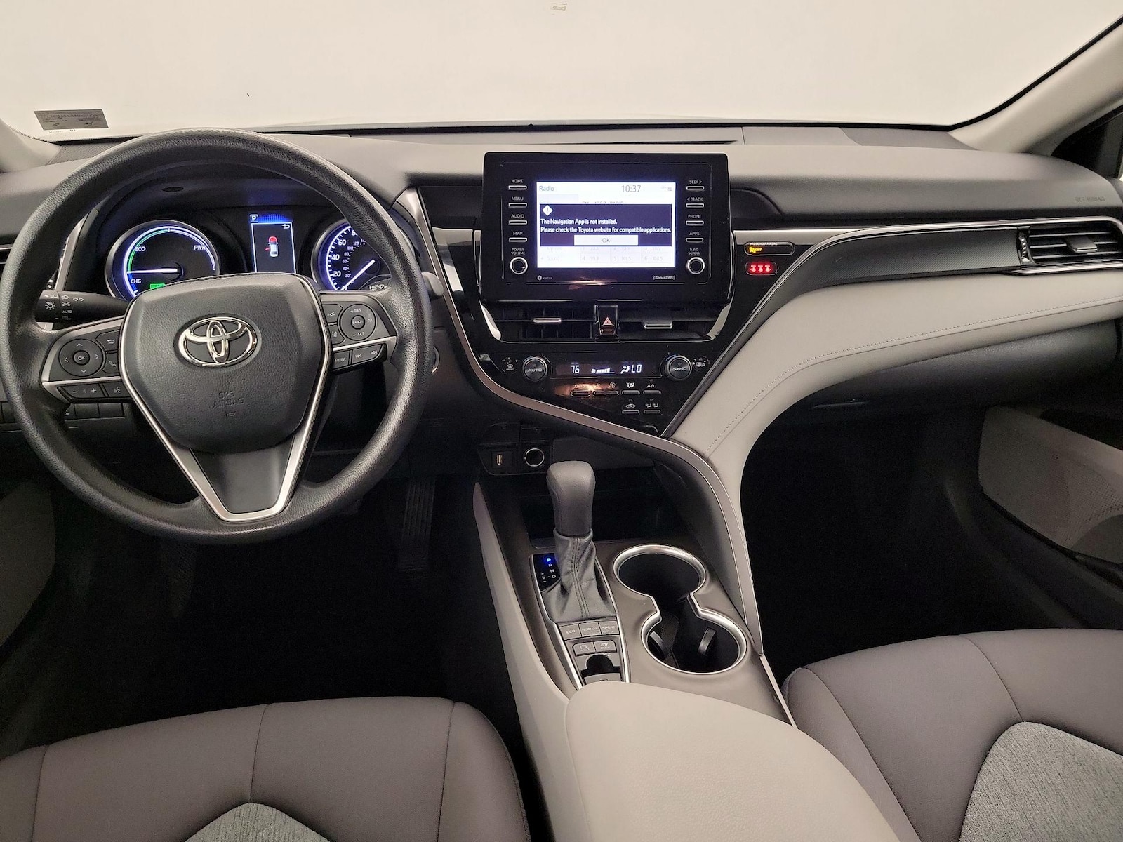 2021 Toyota Camry LE - Photo 10