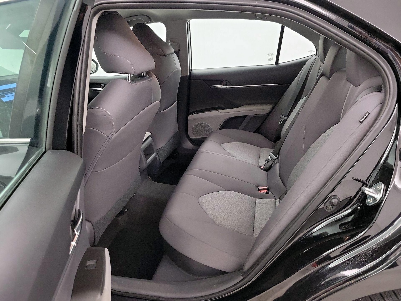 2021 Toyota Camry LE - Photo 20