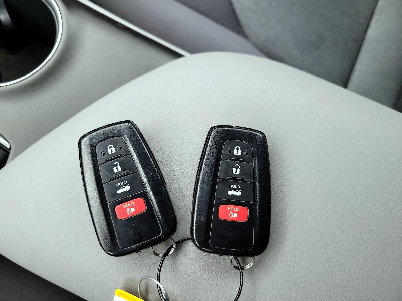 2021 Toyota Camry LE - Photo 23