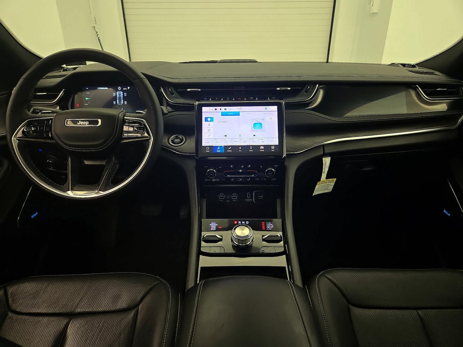 2023 Jeep Grand Cherokee Overland 4xe - Photo 10