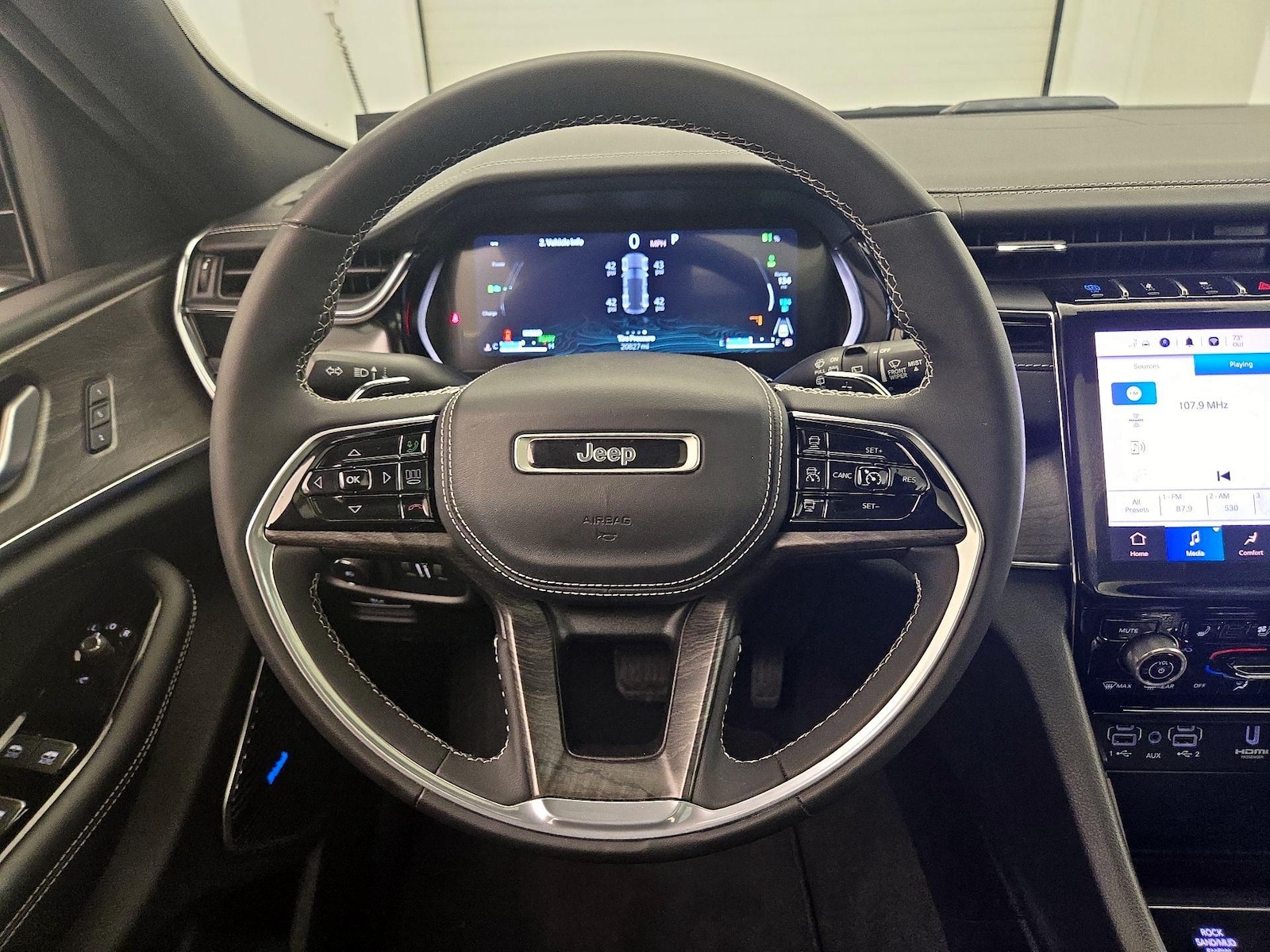 2023 Jeep Grand Cherokee Overland 4xe - Photo 11