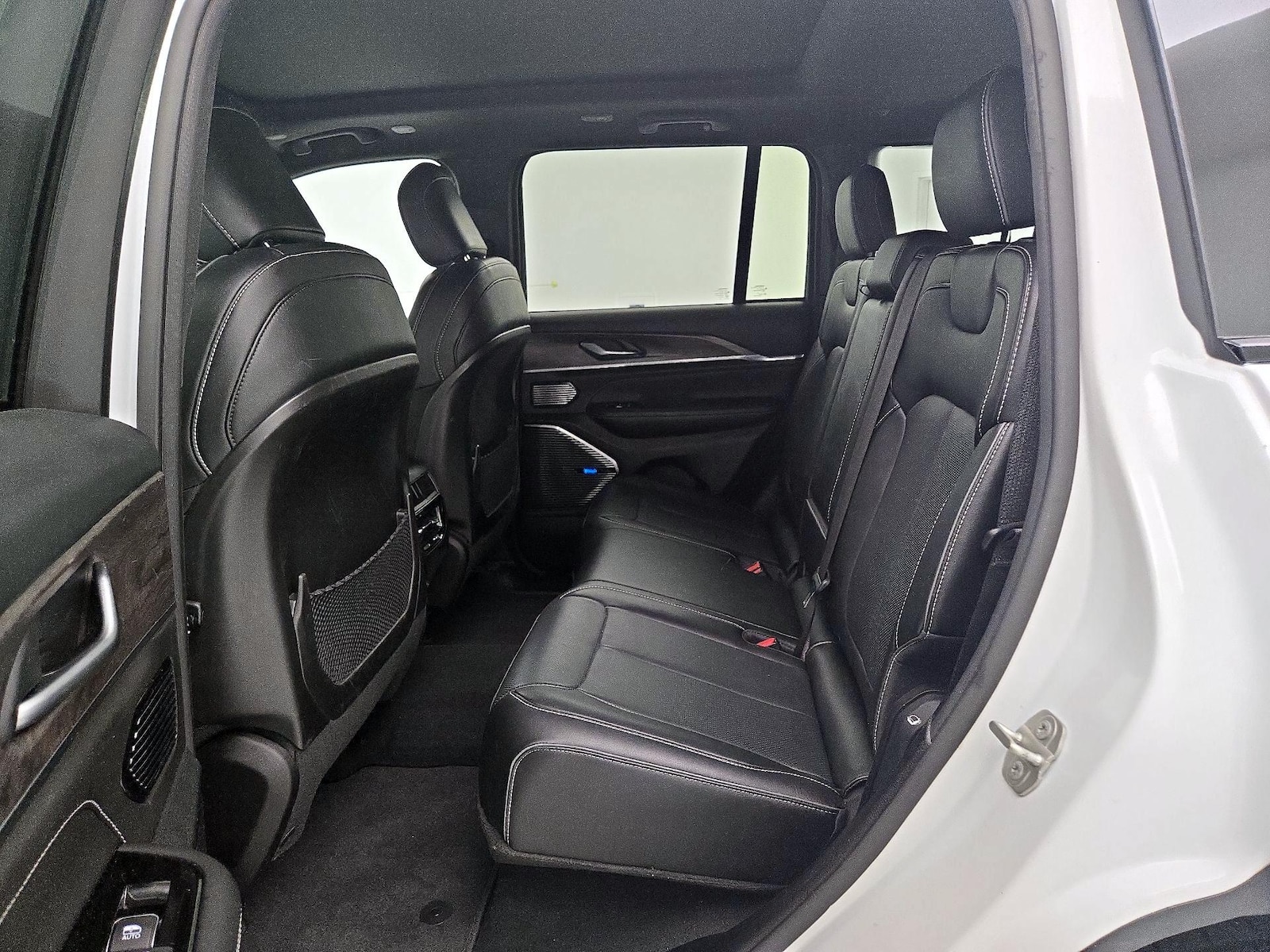 2023 Jeep Grand Cherokee Overland 4xe - Photo 22