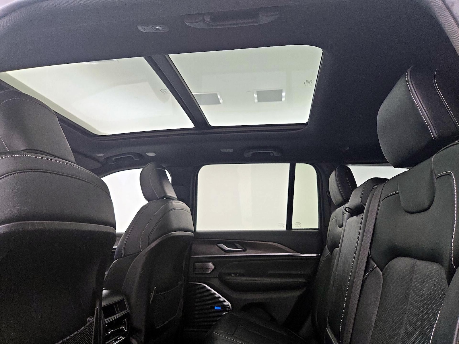 2023 Jeep Grand Cherokee Overland 4xe - Photo 26