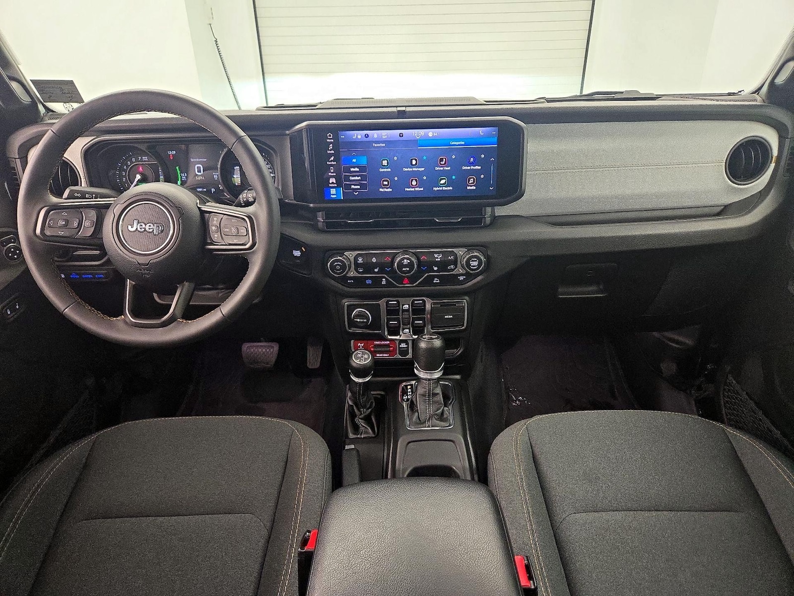 Apple CarPlay® & Android Auto™