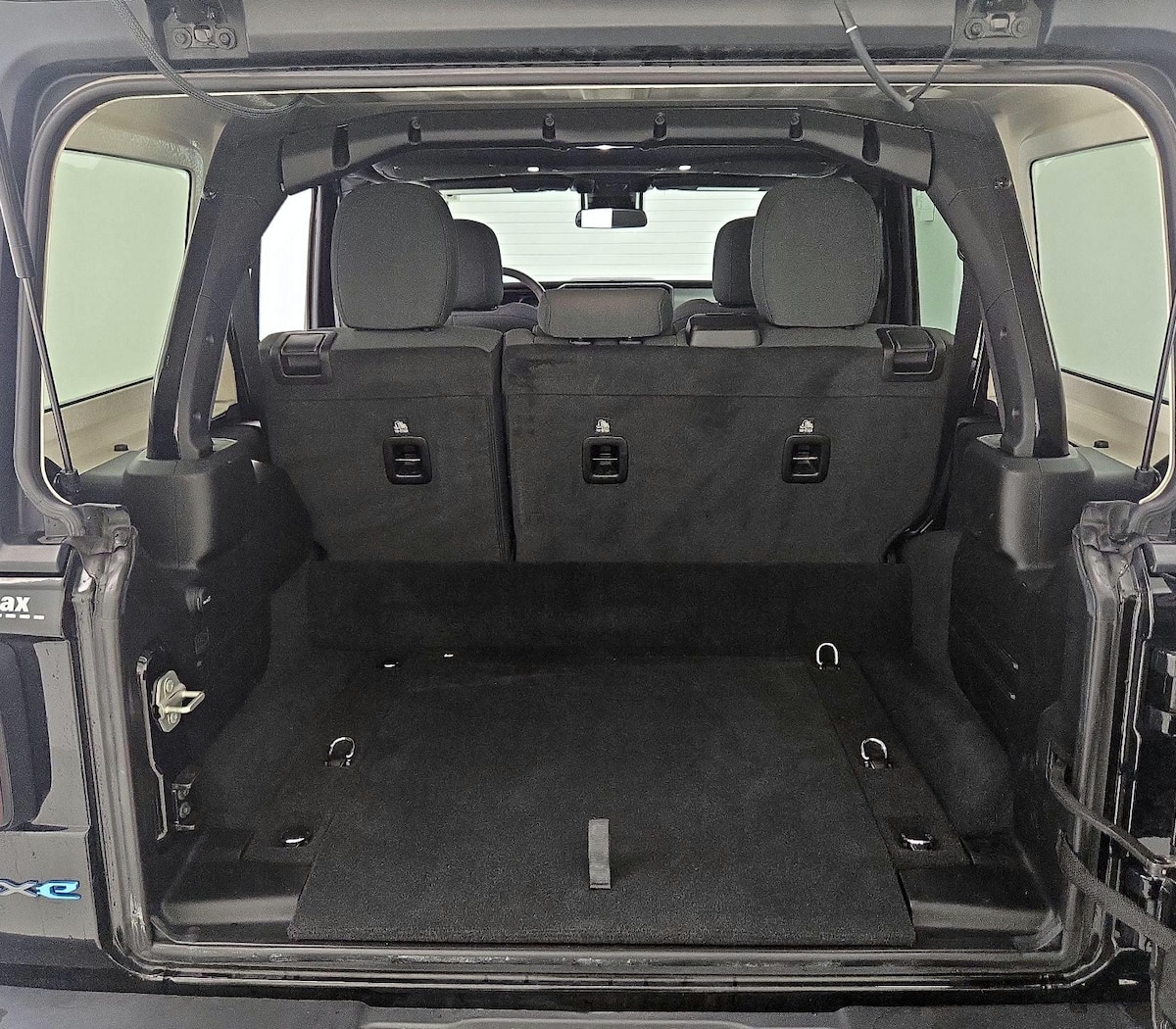 Trunk/Cargo (Seats Up)