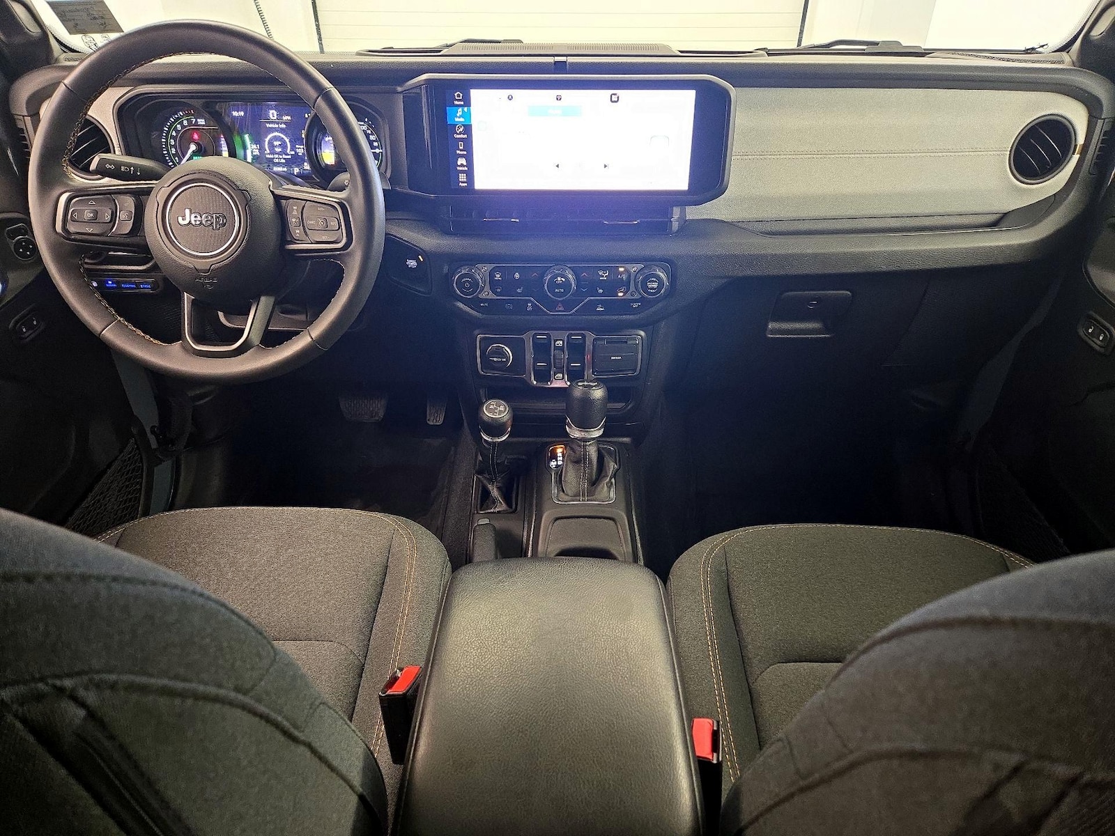 Apple CarPlay® & Android Auto™