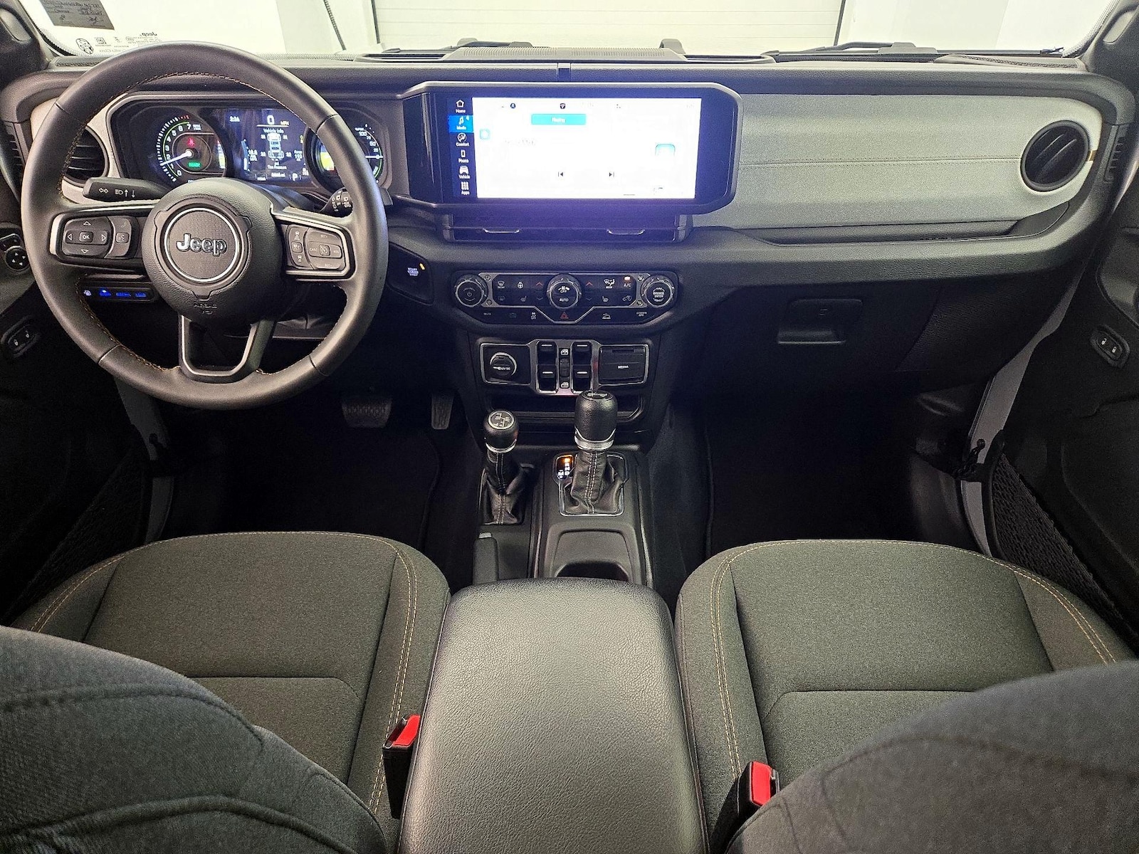 Apple CarPlay® & Android Auto™