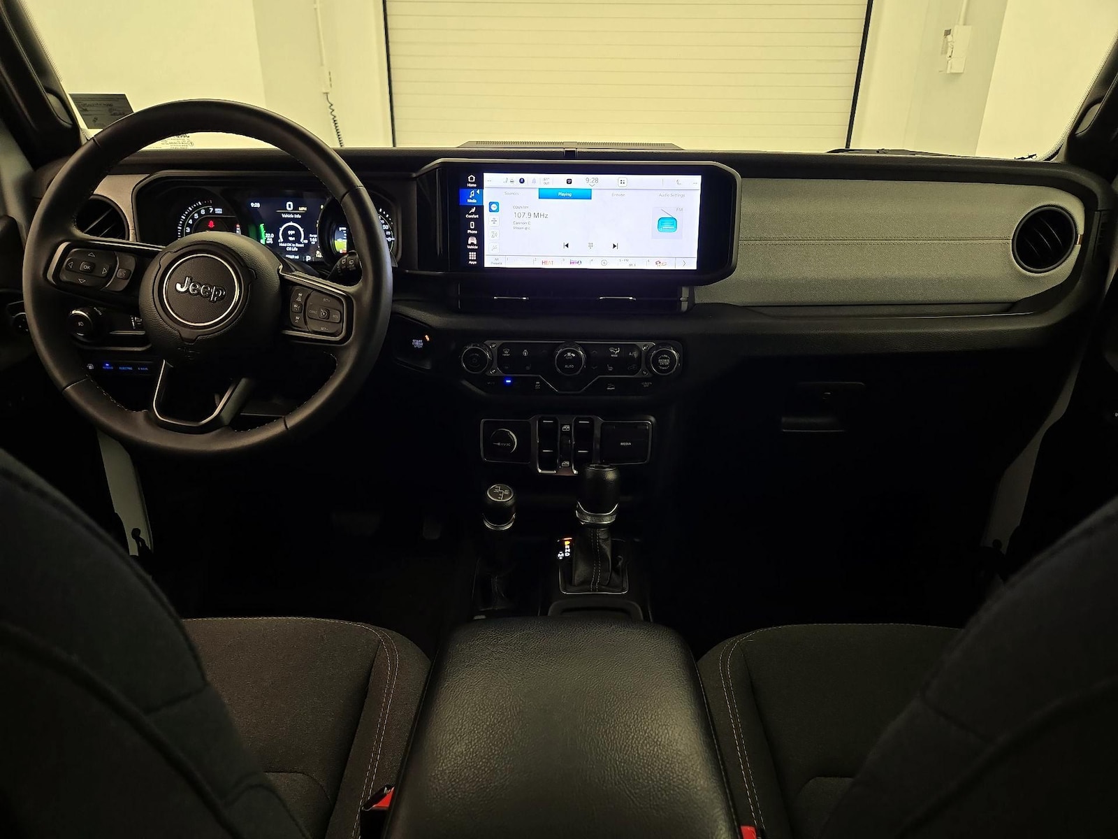 Apple CarPlay® & Android Auto™