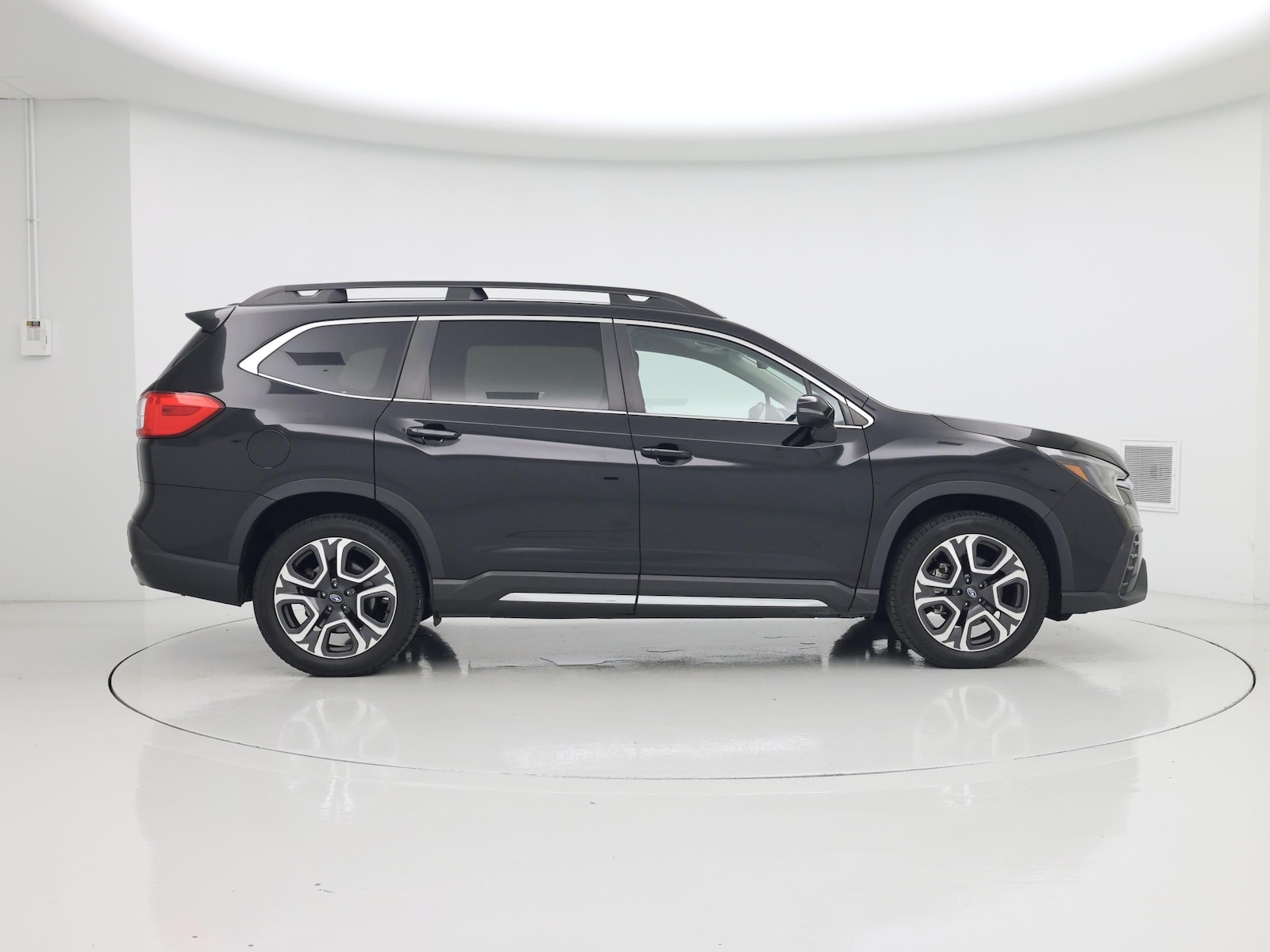 2023 Subaru Ascent Limited - Photo 8