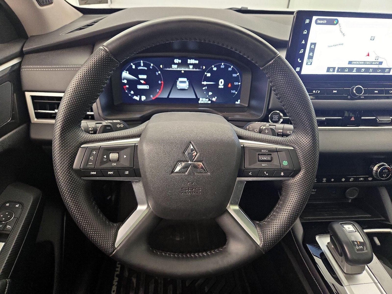 2025 Mitsubishi Outlander SE - Photo 11