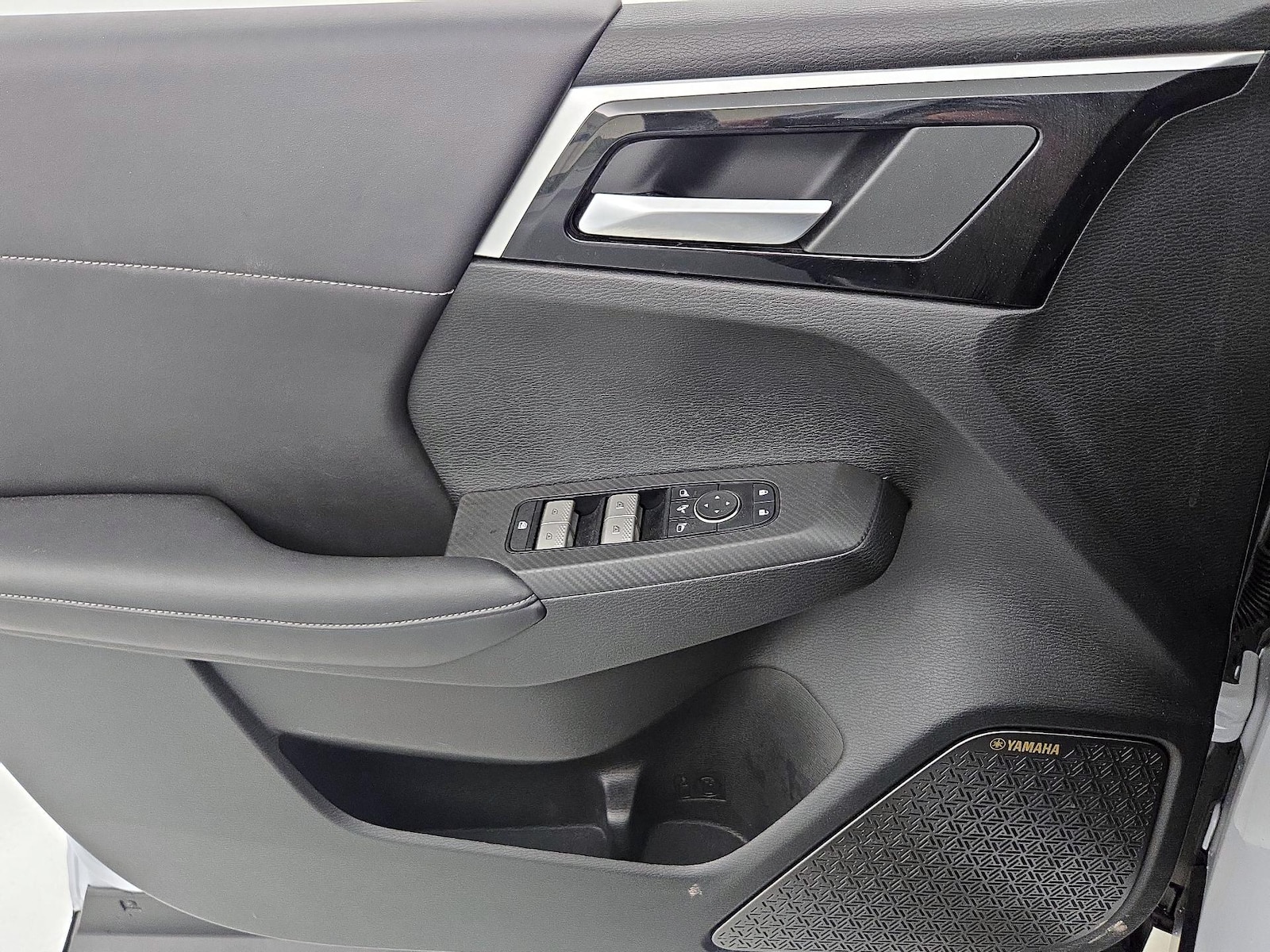 2025 Mitsubishi Outlander SE - Photo 13